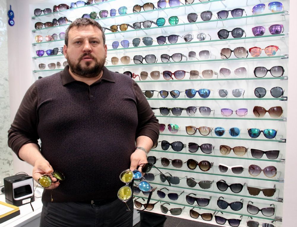 Seyyar Satıcılar Katarakt Satıyor